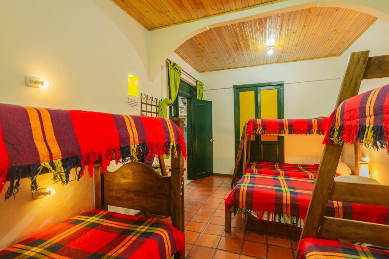 Sue Candelaria Auberge de jeunesse *